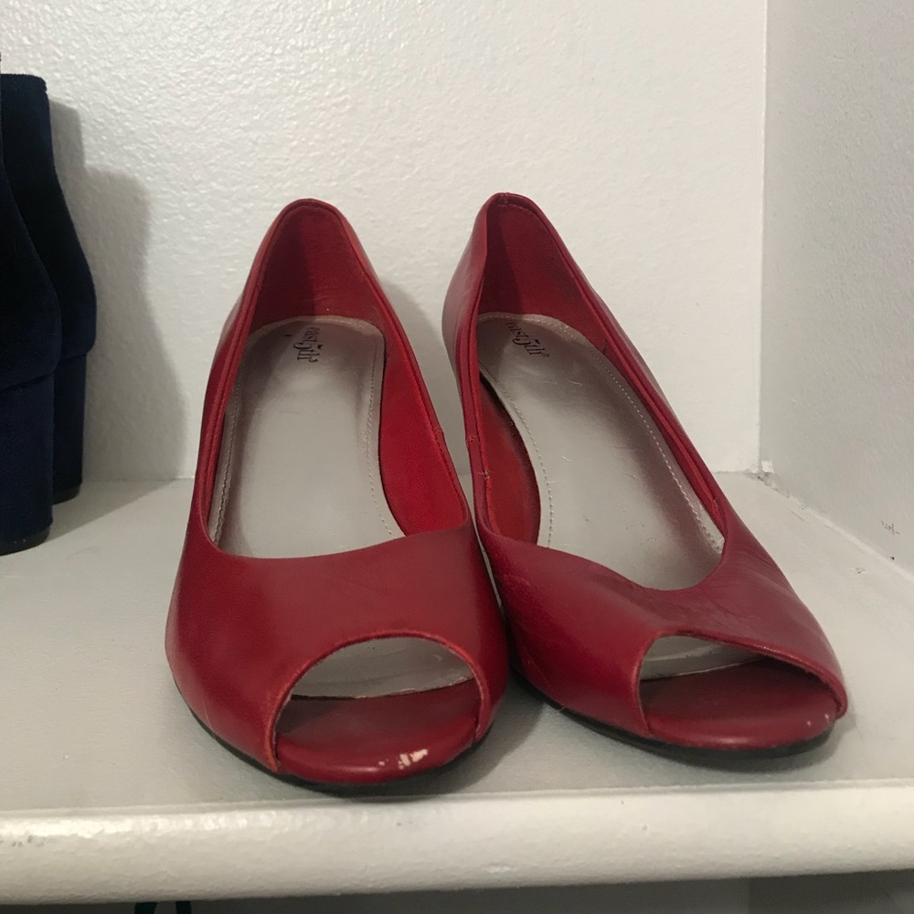 Red high heels 👠